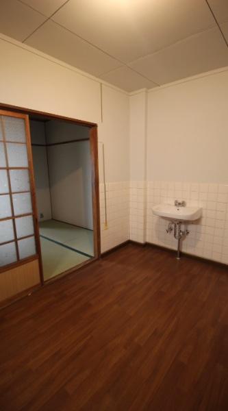 日高マンション