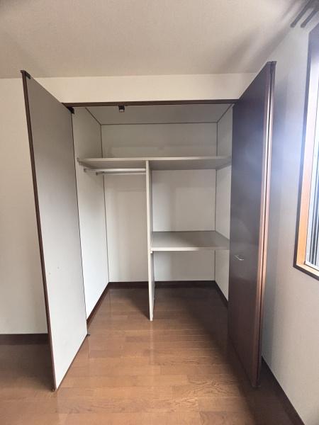 堺市西区浜寺昭和町1丁のアパート(収納)