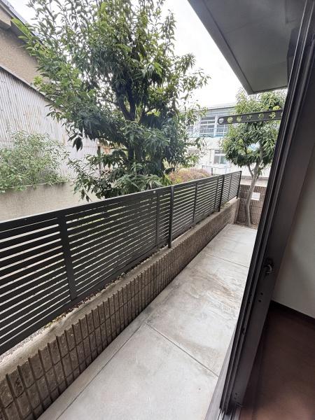 堺市西区浜寺昭和町1丁のアパート(バルコニー)