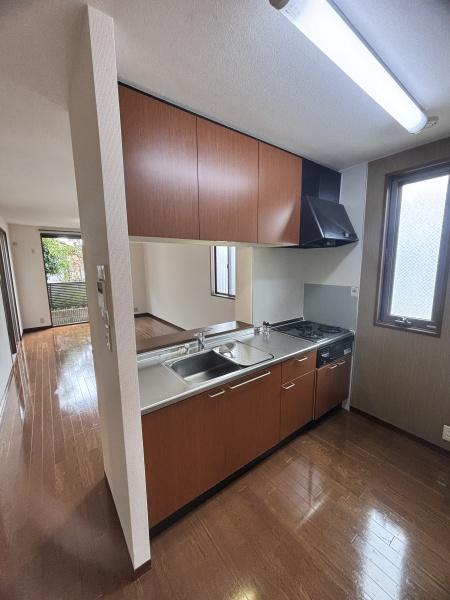 堺市西区浜寺昭和町1丁のアパート(キッチン)