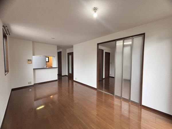 堺市西区浜寺昭和町1丁のアパート(リビング)