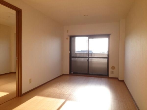 泉大津市板原町２丁目のマンション