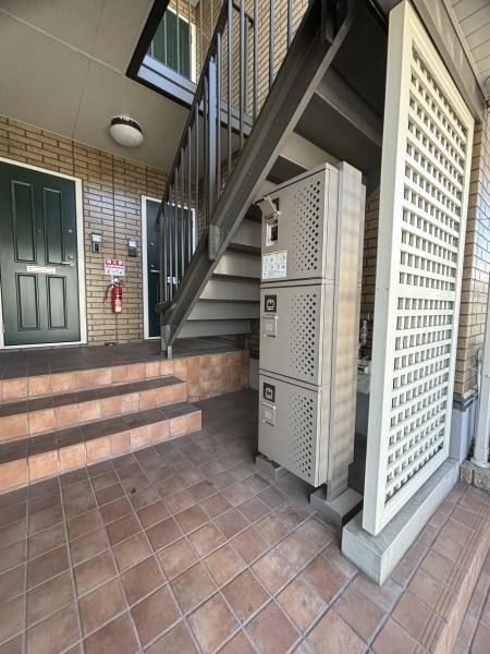 堺市西区草部のアパート