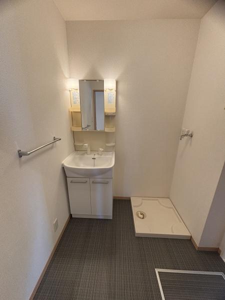 堺市西区草部のアパート