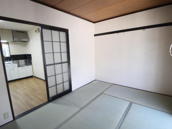 堺市西区鳳東町６丁のアパート