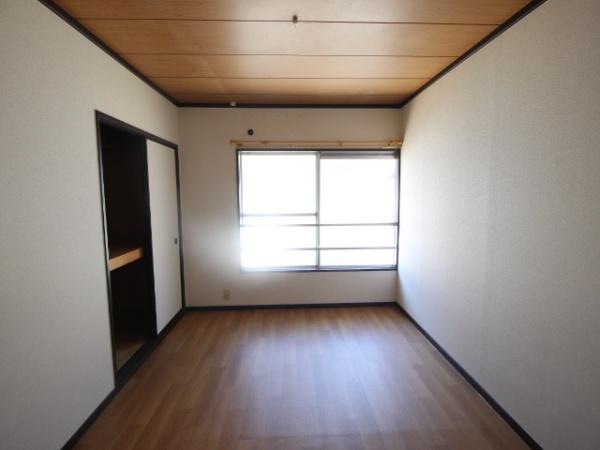 堺市西区鳳東町６丁のアパート