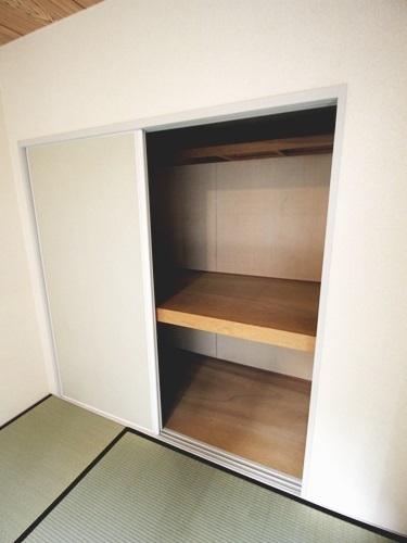 タウニィーイシヅ