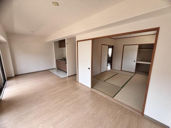 堺市西区浜寺石津町東２丁のマンション