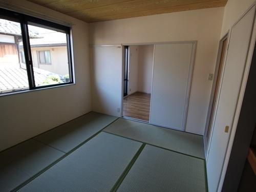泉大津市東豊中町２丁目のアパート