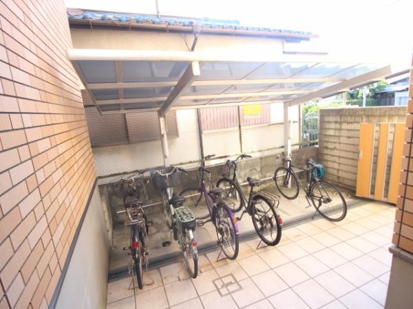 ロイヤルコート津久野