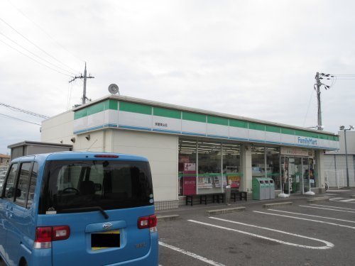 ロゴス楢葉(ファミリーマート京屋東山店)