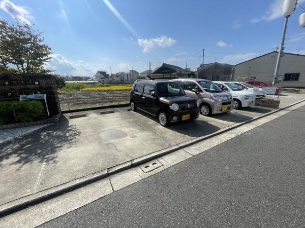 堺市西区原田のアパート(駐車場)
