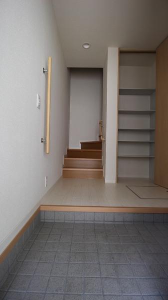 ソレイユ上野芝