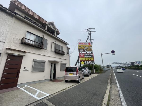 鳳中町店舗