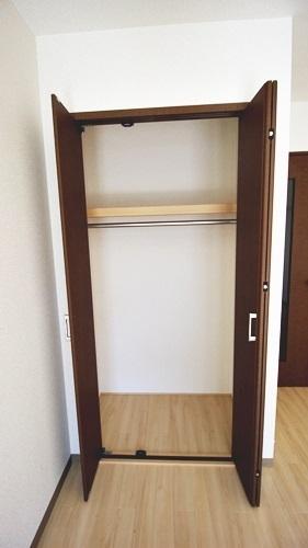 堺市西区鳳東町３丁のアパート