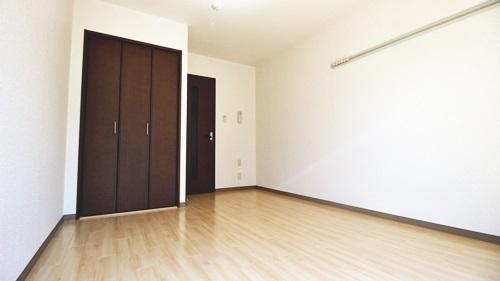 堺市西区鳳東町３丁のアパート