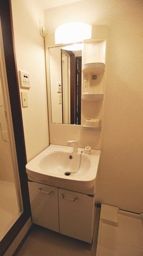 堺市西区鳳東町３丁のアパート