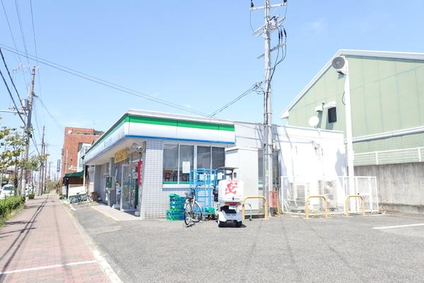 シャーメゾン翔(ファミリーマート泉大津豊中店)
