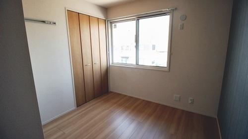 和泉市富秋町３丁目のアパート