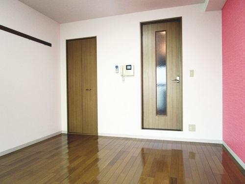 鳳TKハイツ2号館
