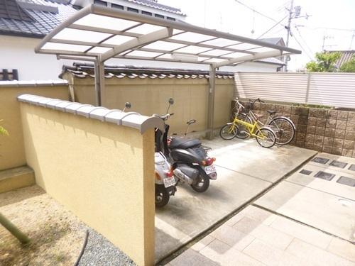堺市西区津久野町３丁のアパート