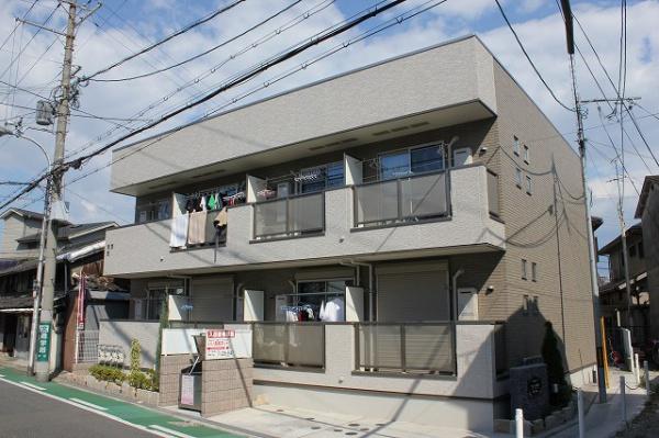 堺市西区浜寺石津町中３丁のアパート