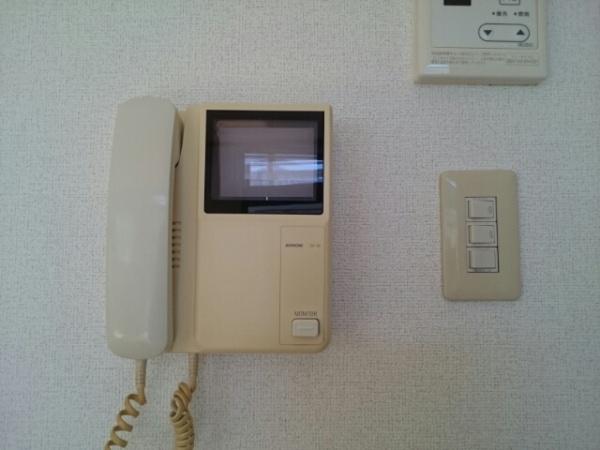 堺市西区上のアパート