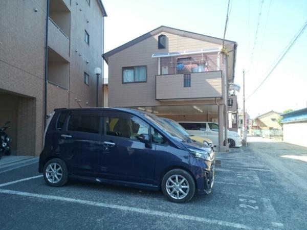 堺市西区上のアパート