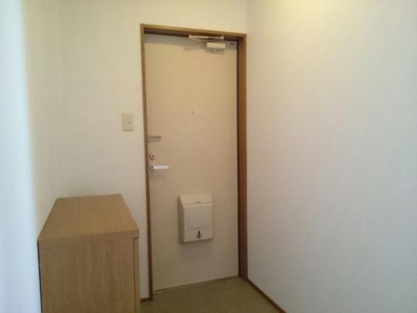 堺市西区上のアパート