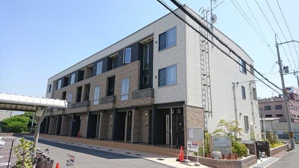 堺市西区鳳北町１０丁のアパート