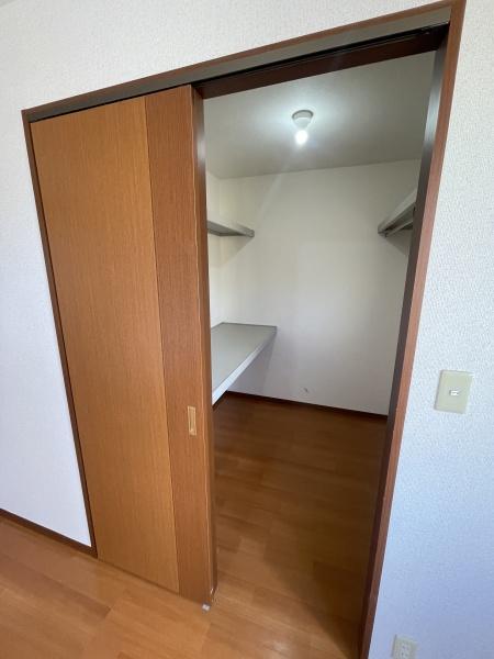 堺市西区草部のアパート