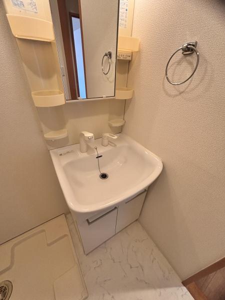 イーストキューブ