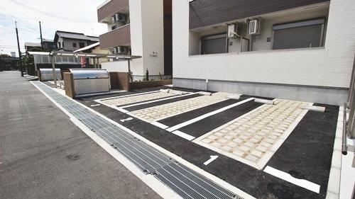 堺市西区鳳中町9丁のアパート(駐車場)
