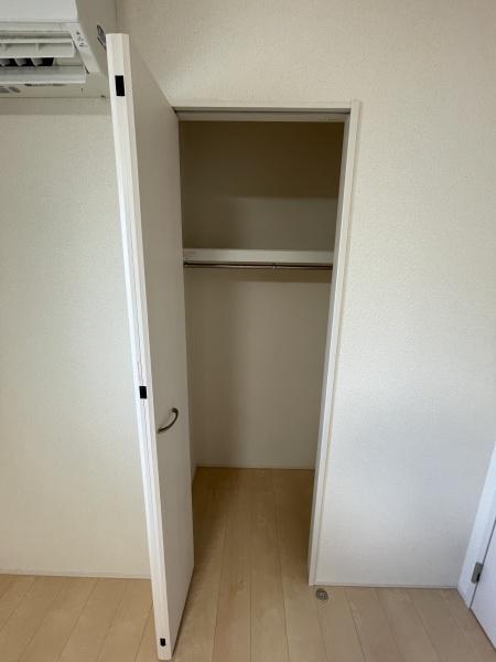 堺市西区鳳中町9丁のアパート(収納)