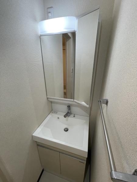 堺市西区鳳中町9丁のアパート(洗面台・洗面所)