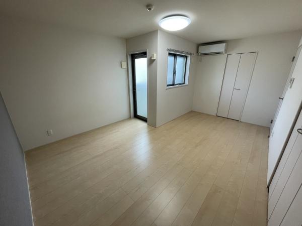 堺市西区鳳中町9丁のアパート(リビング)