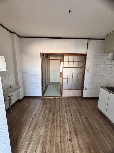 日高マンション