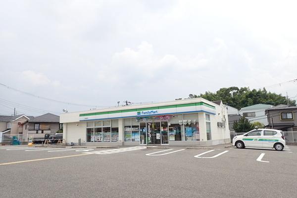 メゾン中塚(ファミリーマート和泉唐国店)