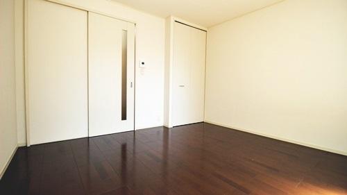 ロイヤルコート津久野