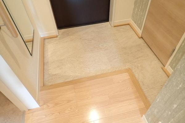 ハイツストラッセ2(玄関)