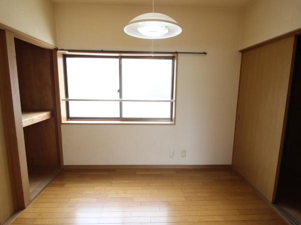 鳳中町5丁貸家　東棟