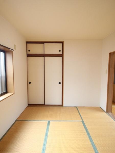 鳳中町5丁貸家　東棟