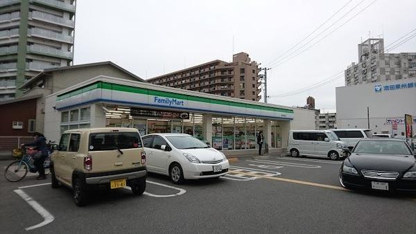 辻貸家(ファミリーマート堺津久野町店)