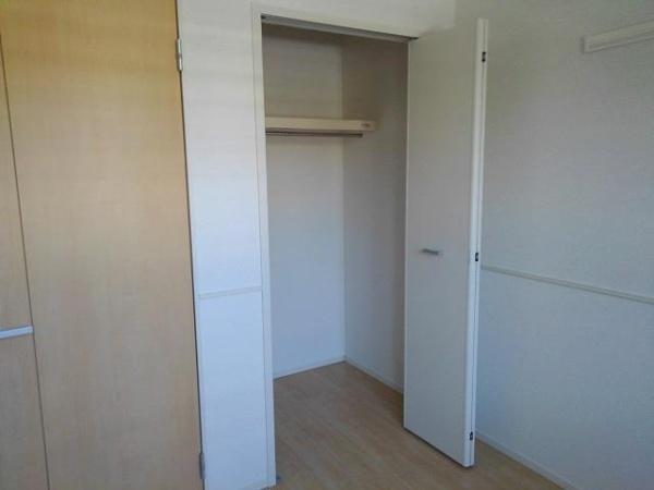 ローレルコート高津2(収納)