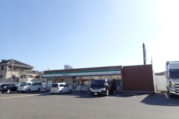 モンド・リヴェール　Ｉ棟(ファミリーマート泉大津西港町店)