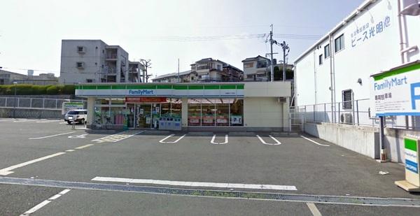 セカンドパレス(ファミリーマート伏屋町三丁目店)