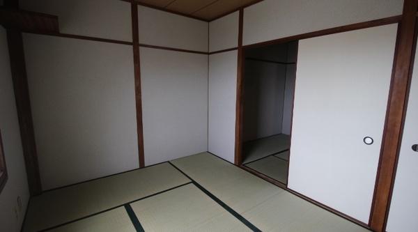 日高マンション