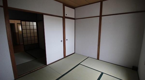 日高マンション
