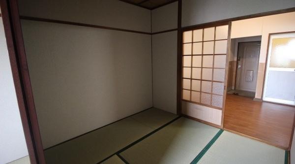 日高マンション