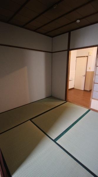 日高マンション
